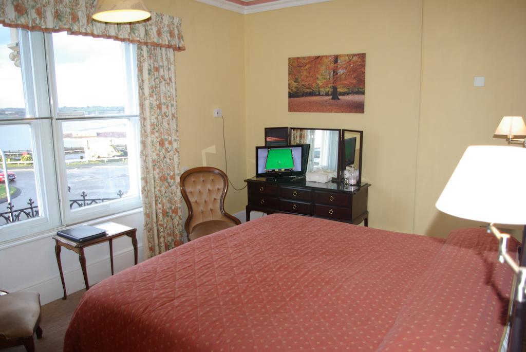 Menai Bank Hotel 카나번 객실 사진